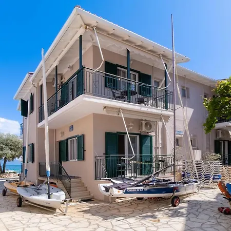 Apartament Club - 1 *