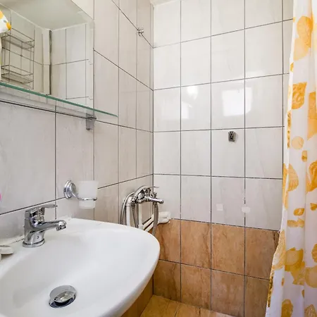Apartament Club - 1 *